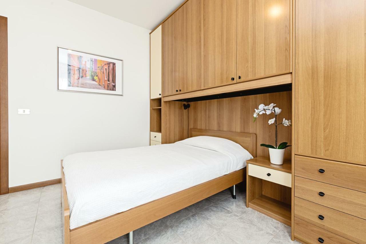 Ferienwohnung Colourful Flat Borgo Roma Verona Exterior foto