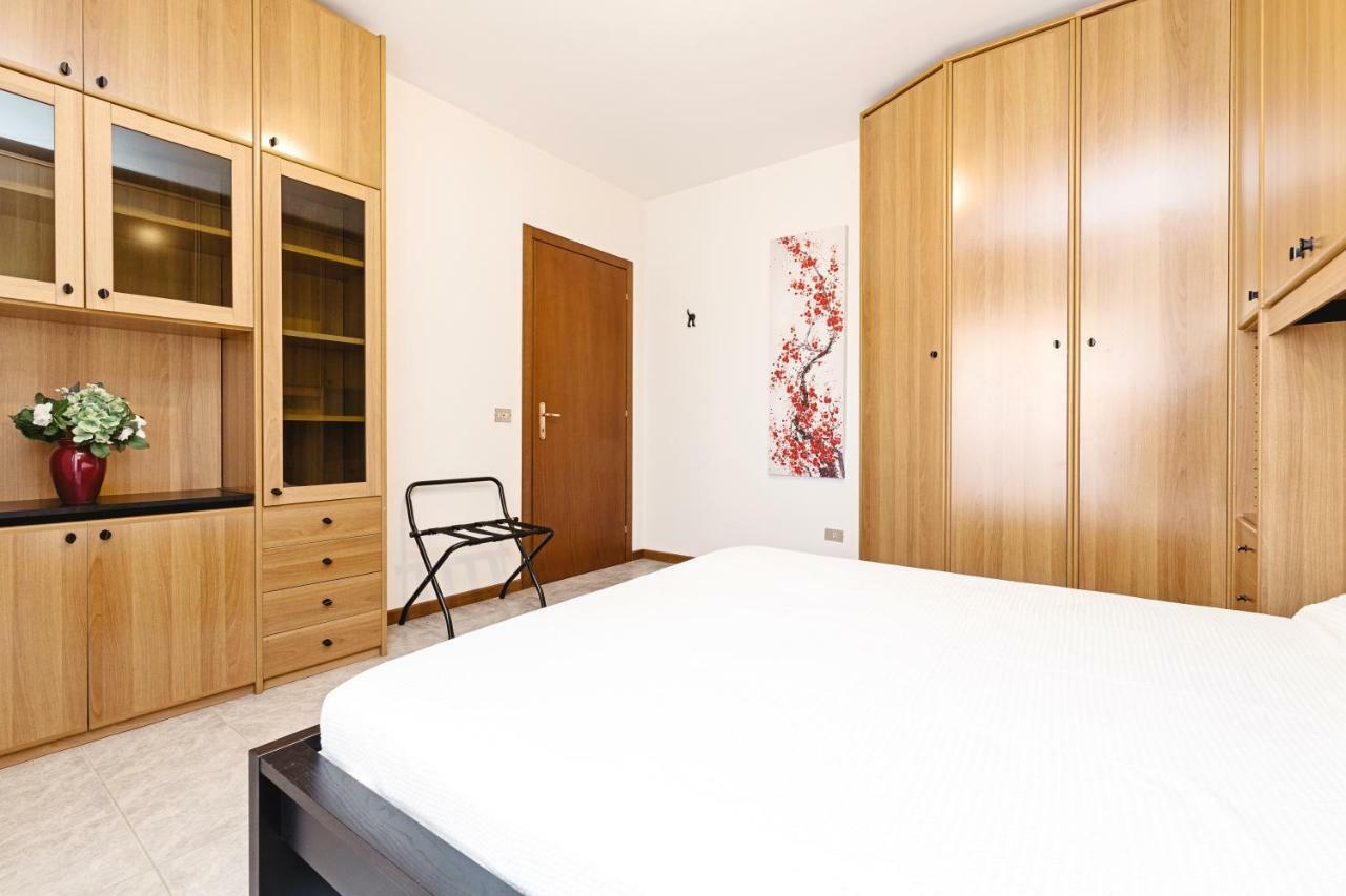 Ferienwohnung Colourful Flat Borgo Roma Verona Exterior foto